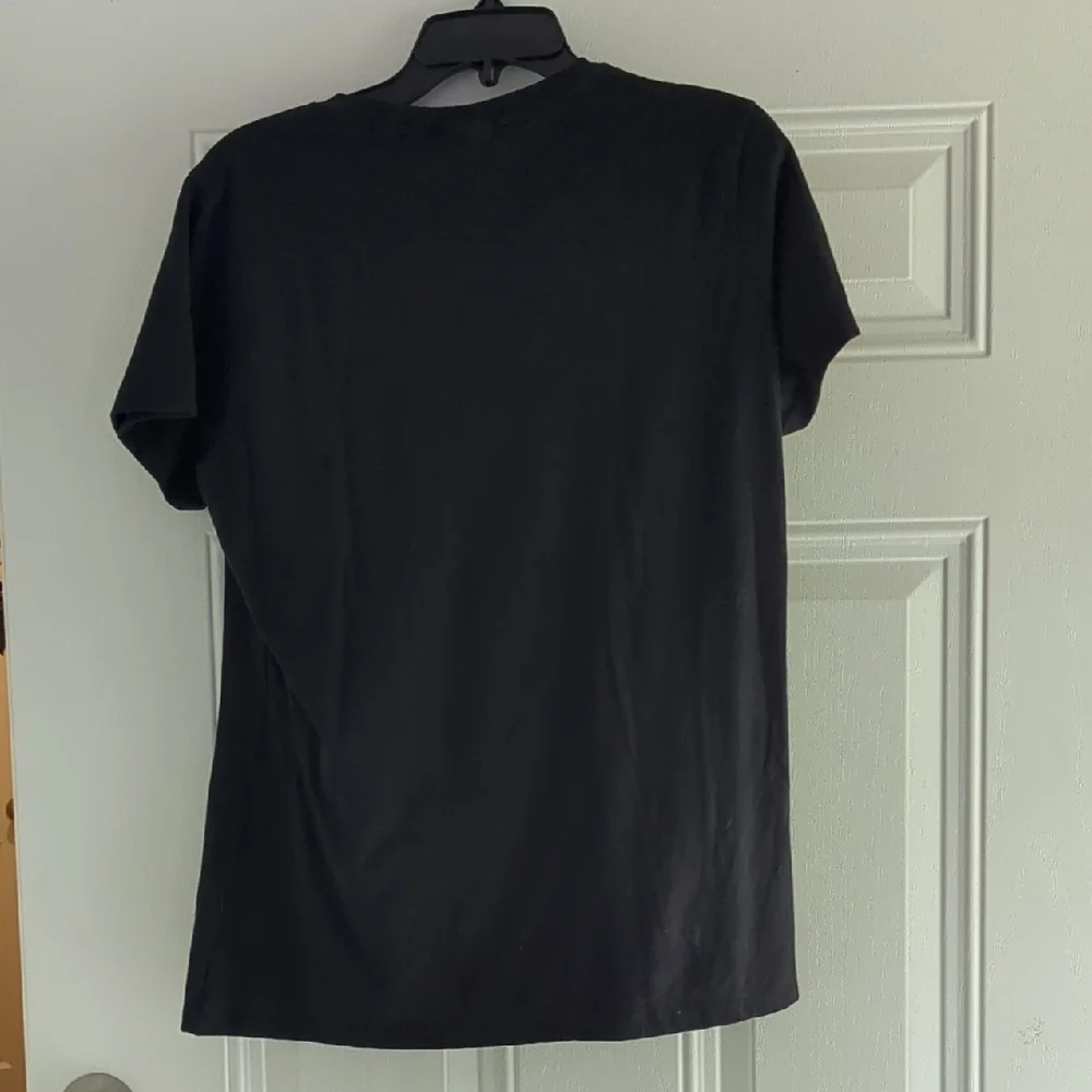 Gildan Black and Orange Cat T-Shirt Clothing & Accessories